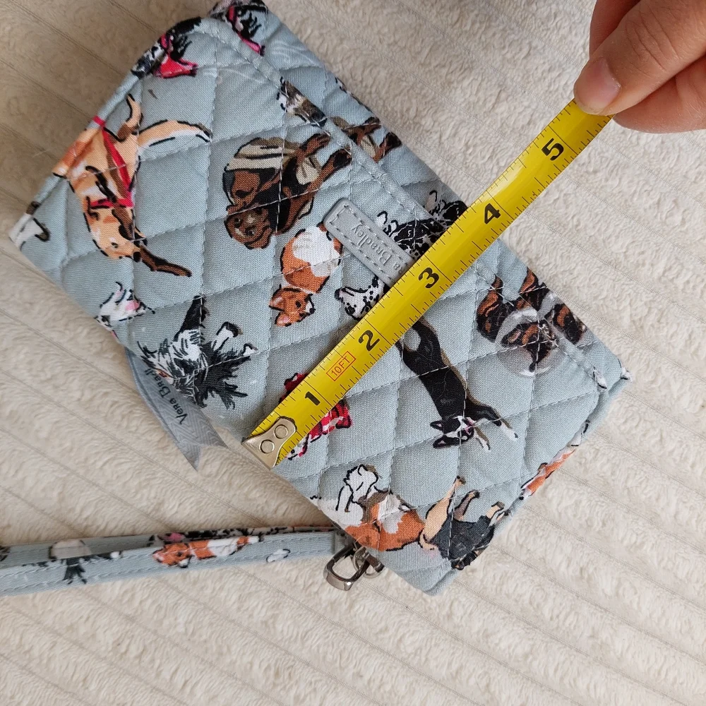 Vera Bradley RFID Smartphone Wristlet Wallet in the "Dog Show" pattern - Picture 3 of 9